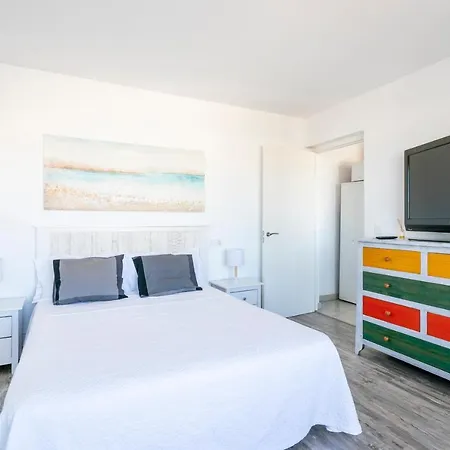 Suite, & Mountain View Apartment Alicante